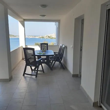 Varazdinci * Rogoznica (Sibenik-Knin)