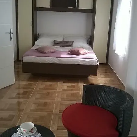 Varazdinci * Rogoznica (Sibenik-Knin)