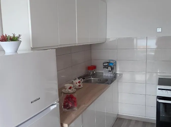 Varazdinci * Rogoznica (Sibenik-Knin)