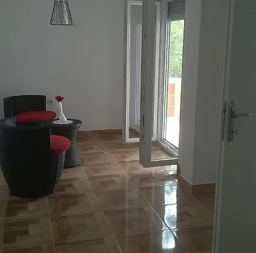 Varazdinci * Rogoznica (Sibenik-Knin)